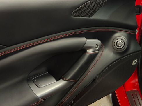 Used 2020 Ferrari F8 Tributo RWD image 18