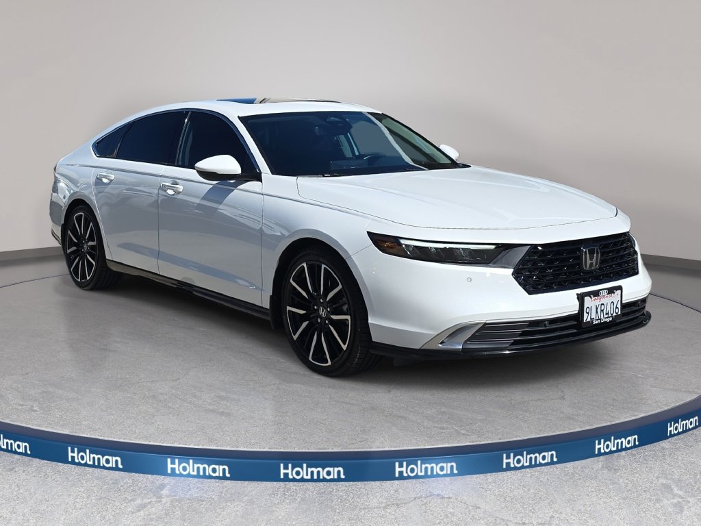 Used 2024 Honda Accord Touring image 4