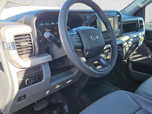 New 2026 Ford F550 2WD Regular Cab Super Duty image 3