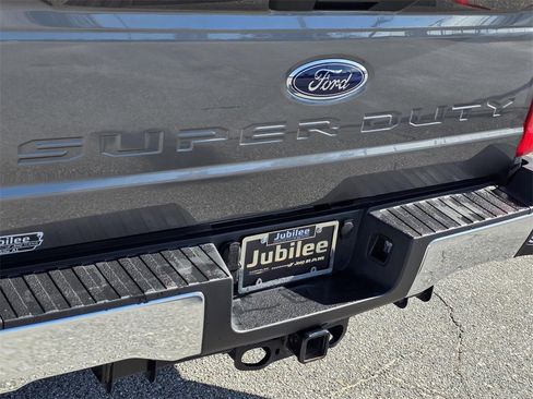 Used 2025 Ford F250 XLT image 30