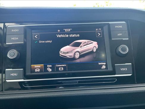 Used 2024 Volkswagen Jetta SE w/ Panoramic Sunroof Package FWD image 35