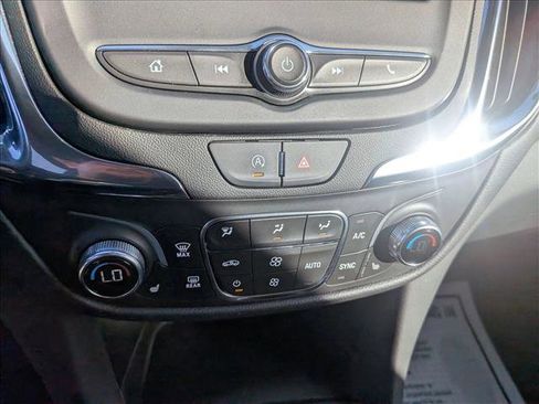 Used 2023 Chevrolet Equinox LT image 9