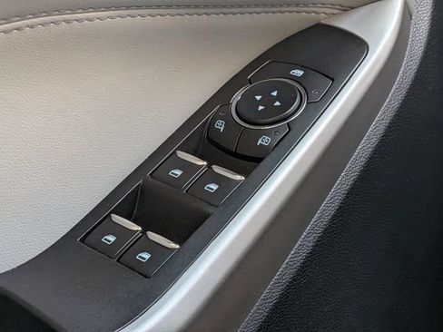 Used 2022 Ford Explorer XLT w/ Equipment Group 202A image 27