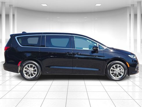 Certified 2024 Chrysler Pacifica Touring-L AWD/4WD image 2