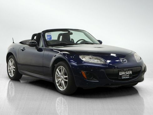 Used 2010 MAZDA MX-5 Miata Sport RWD image 8