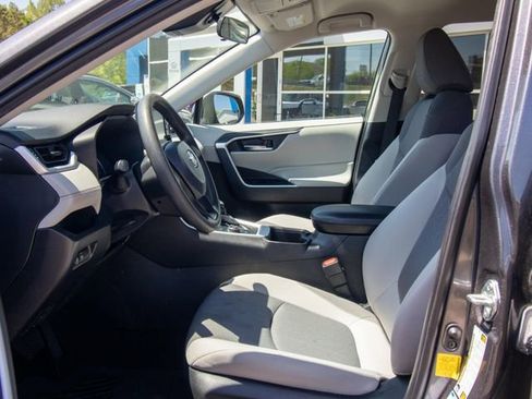 Used 2022 Toyota RAV4 XLE AWD/4WD image 20