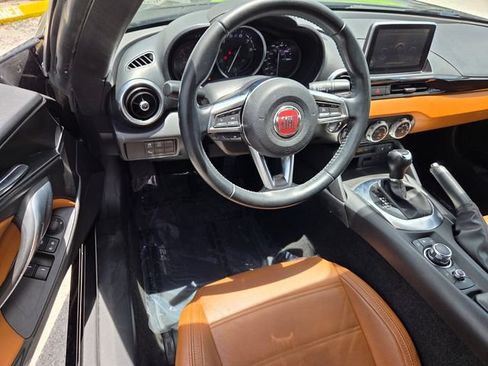 Used 2018 FIAT 124 Spider Lusso w/ Convenience Group RWD image 14