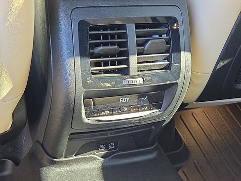 Used 2024 BMW X3 xDrive30i w/ Convenience Package w/ZPA image 11