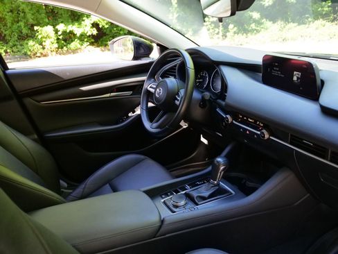 Used 2021 MAZDA MAZDA3 s FWD image 32