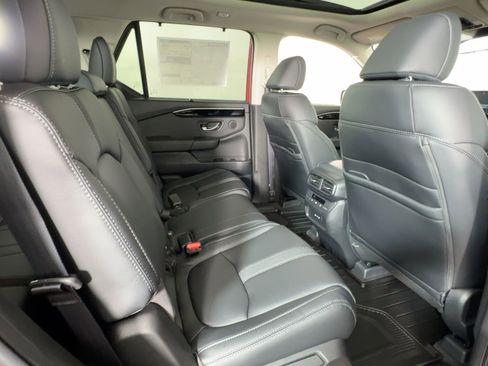 New 2025 Honda Pilot Touring image 29