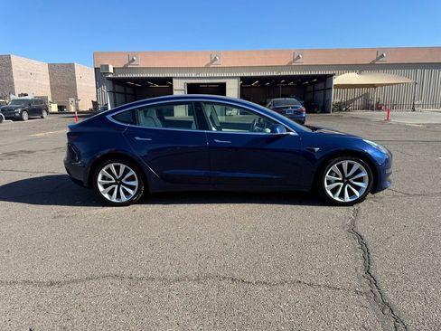 Used 2018 Tesla Model 3 image 4
