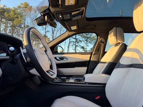 Used 2020 Land Rover Range Rover Velar R-Dynamic HSE image 10