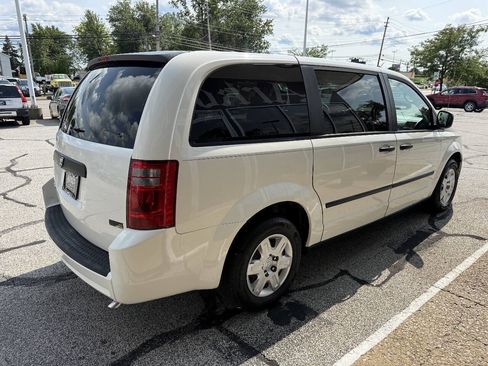 Used 2008 Dodge Grand Caravan SE FWD image 9