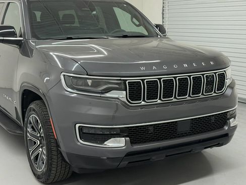 Used 2024 Jeep Wagoneer Series II w/ Flexible Seating Group image 9