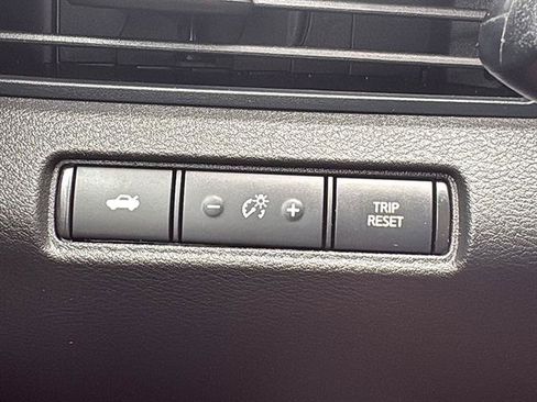 Used 2025 Nissan Altima 2.5 SV FWD image 23