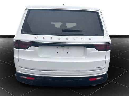 Used 2024 Jeep Wagoneer L Series II w/ Flexible Seating Group image 4