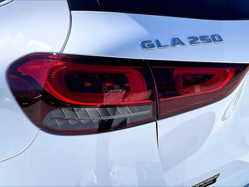 Used 2023 Mercedes-Benz GLA 250 4MATIC w/ AMG Line Exterior image 29