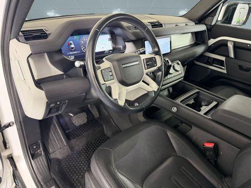 Used 2022 Land Rover Defender 110 X-Dynamic SE AWD/4WD image 4