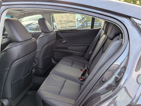 New 2025 Lexus ES 350 Ultra Luxury image 13