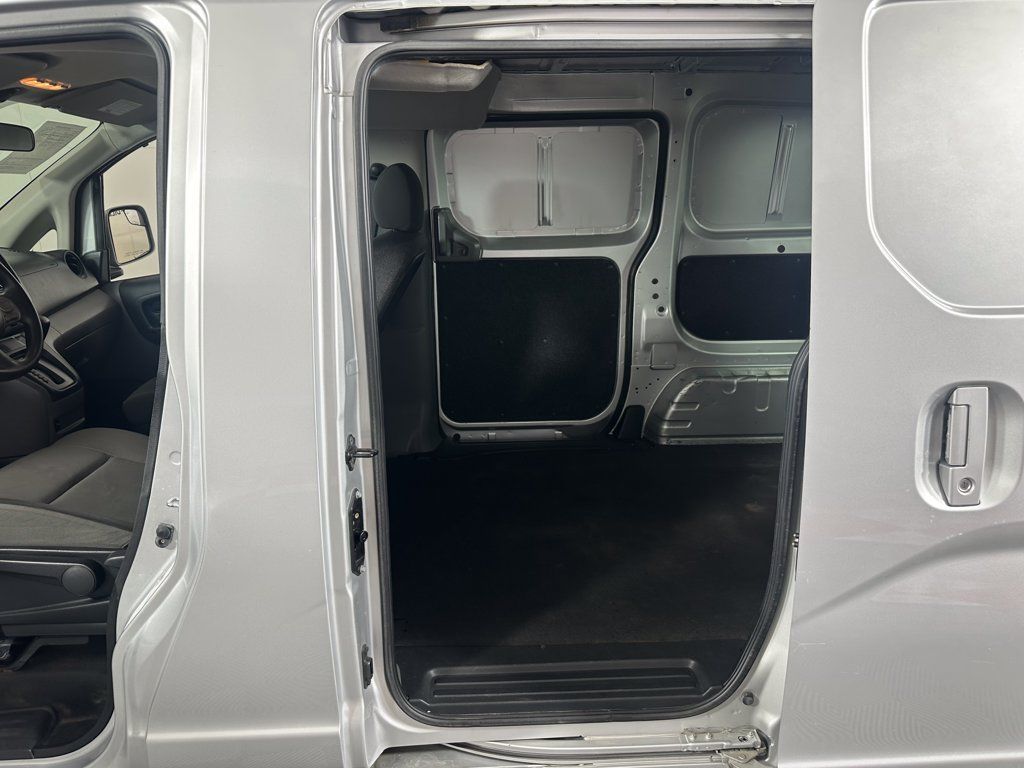 Used 2017 Chevrolet City Express LT w/ Technology Package FWD image 17