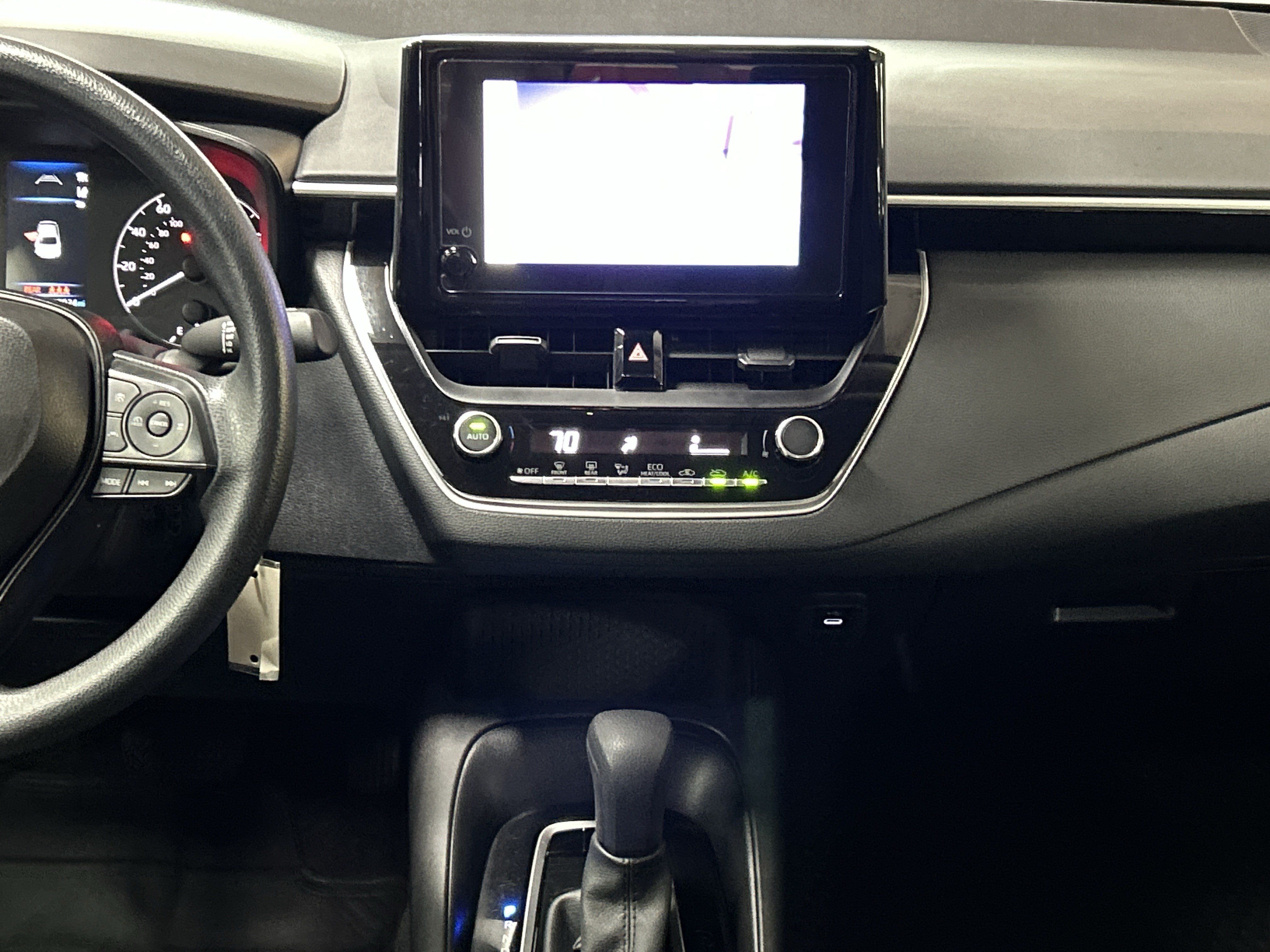 Used 2025 Toyota Corolla LE FWD image 29