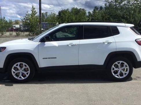 Certified 2024 Jeep Compass Latitude image 5