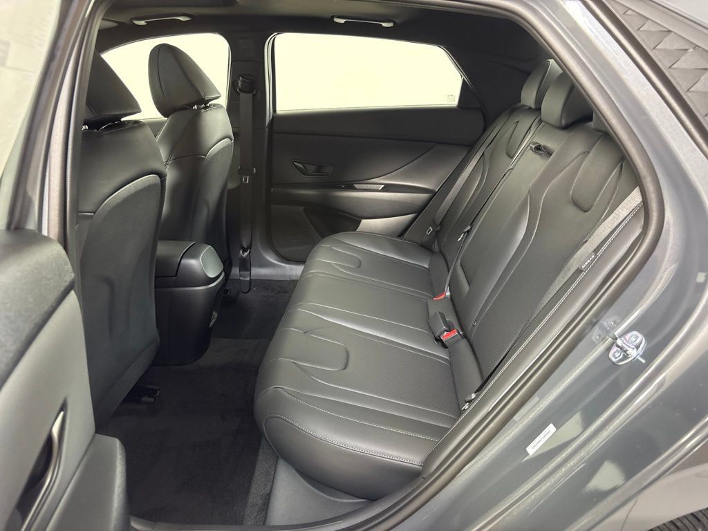 New 2026 Hyundai Elantra SEL Sport FWD image 18
