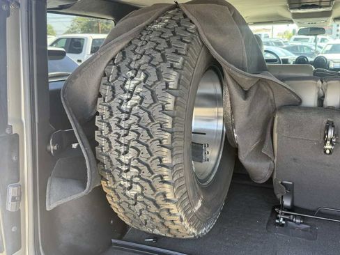 Used 2005 HUMMER H2 AWD/4WD image 18