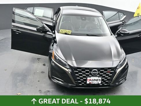 Used 2024 Nissan Altima 2.5 SR FWD image 64
