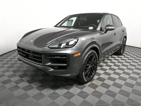 New 2026 Porsche Macan S image 2