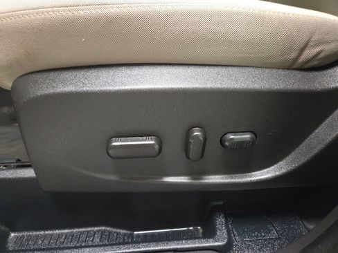 Used 2017 Ford C-MAX SE image 15