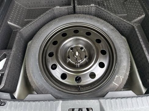 Used 2024 Ford Edge Titanium image 36