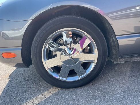 Used 2003 Ford Thunderbird image 18