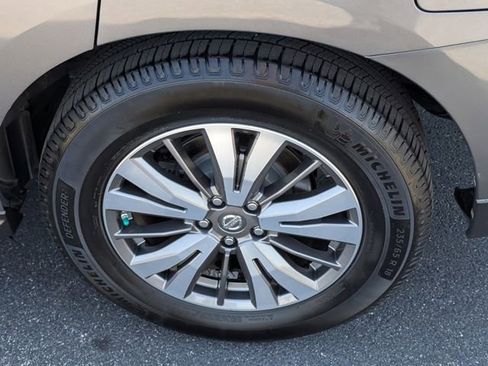 Used 2017 Nissan Pathfinder SL w/ Cargo Package image 27