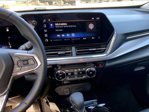 Used 2025 Chevrolet Trax ACTIV w/ Driver Confidence Package image 6