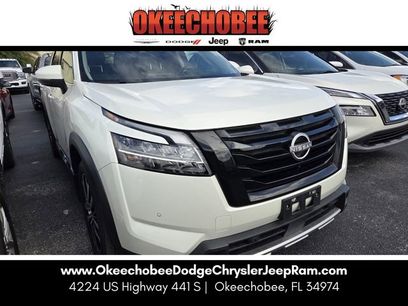 Used 2023 Nissan Pathfinder Platinum w/ Black Appearance Package