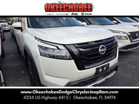 Used 2023 Nissan Pathfinder Platinum w/ Black Appearance Package AWD/4WD image 1