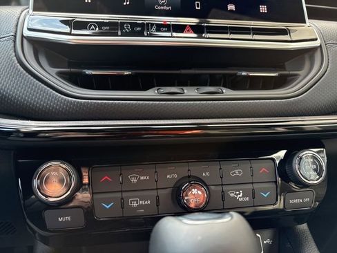 New 2026 Jeep Compass Latitude AWD/4WD image 10