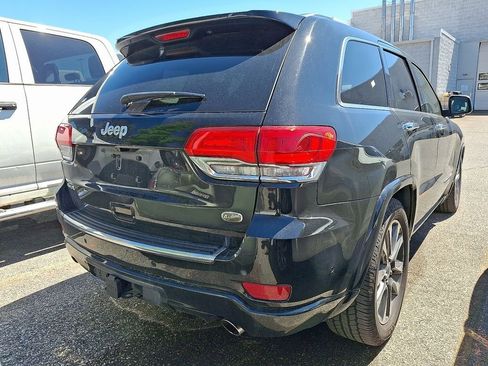 Used 2017 Jeep Grand Cherokee Overland w/ Jeep Active Safety Group image 5