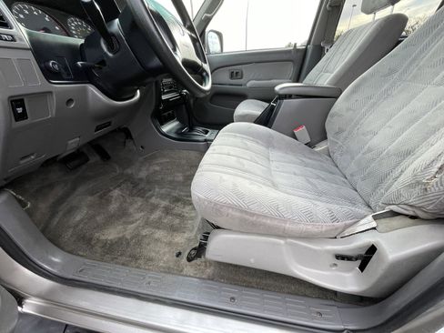 Used 2001 Toyota 4Runner SR5 RWD image 12