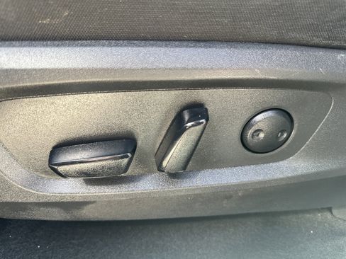 Used 2022 Nissan Pathfinder SV w/ SV Premium Package FWD image 20