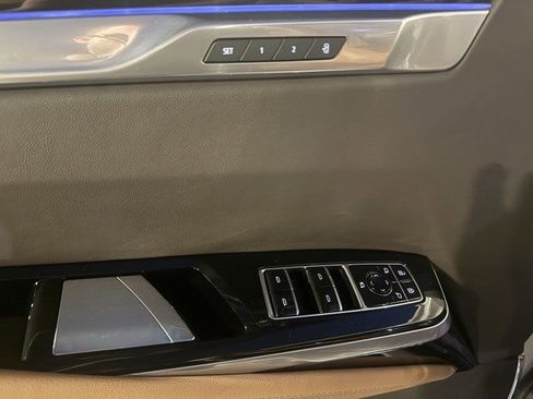 Used 2025 Cadillac Escalade Premium Luxury image 17