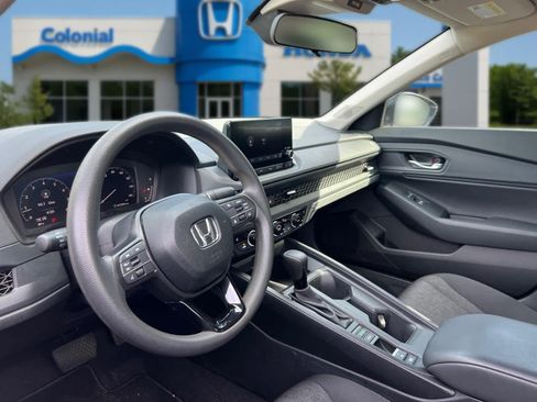 Used 2025 Honda Accord SE image 14