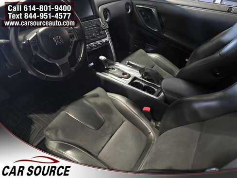 Used 2009 Nissan GT-R Premium image 31