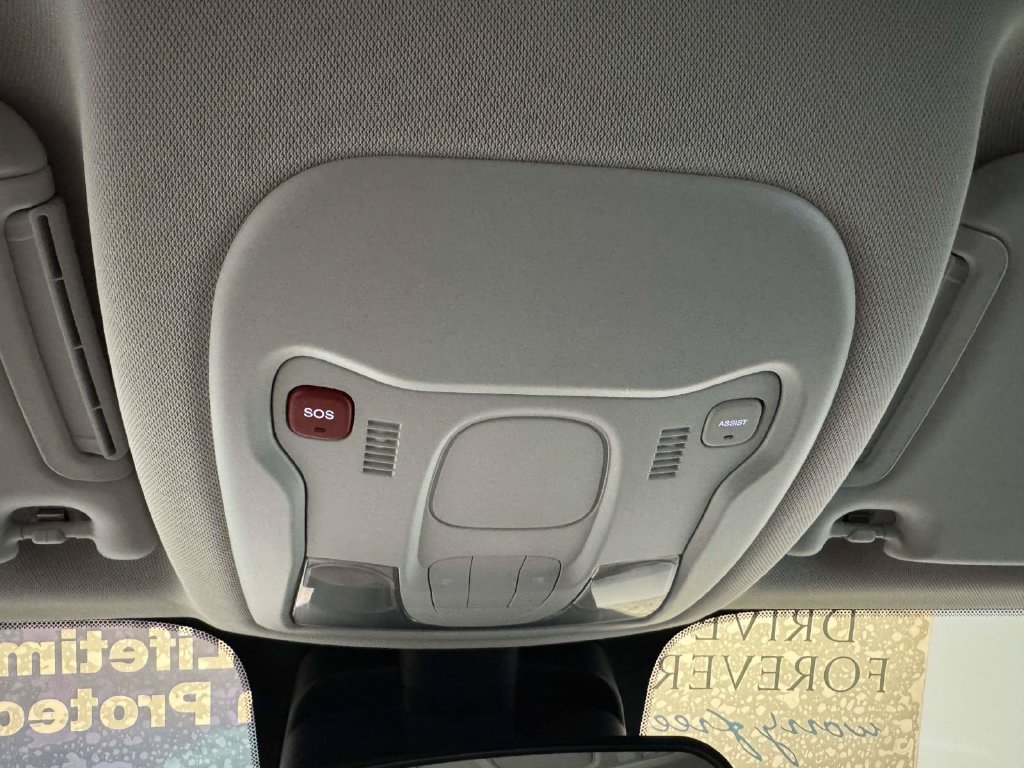 Used 2023 Jeep Renegade Latitude AWD/4WD image 32