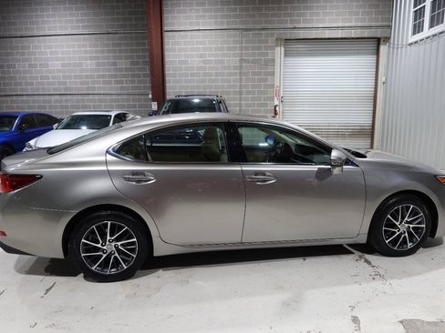 Used 2018 Lexus ES 350 w/ Luxury Package w/Wood Trim FWD image 6