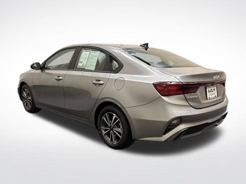 Used 2024 Kia Forte LXS FWD image 7
