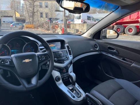 Used 2016 Chevrolet Cruze LT FWD image 7