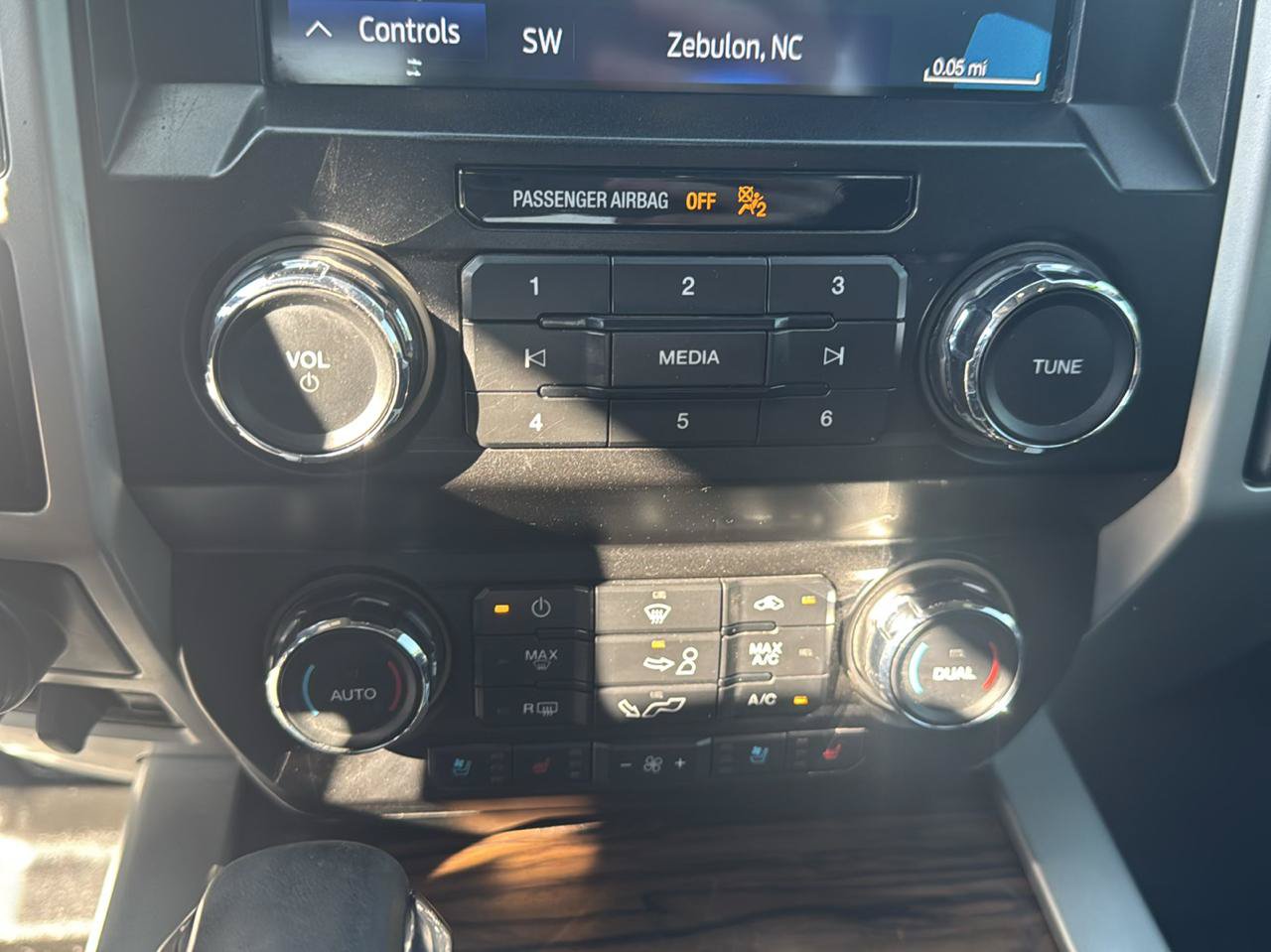Used 2020 Ford F150 Lariat w/ Equipment Group 501A Mid AWD/4WD image 22