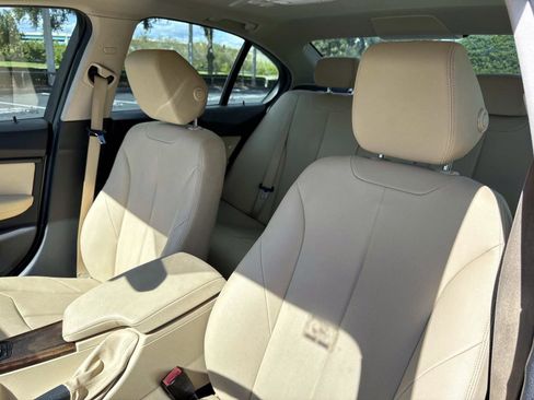 Used 2018 BMW 320i Sedan image 11